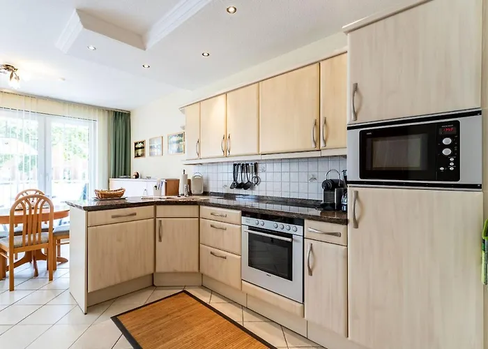Ferienwohnung Ursula In Der Villa Zum Kronprinzen Direkt Gegenueber Der Saarow Therme